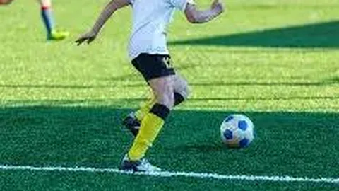 巴塞罗那力追诺维奇新星塔瓦雷斯，拉玛西亚孵化明日足球巨星