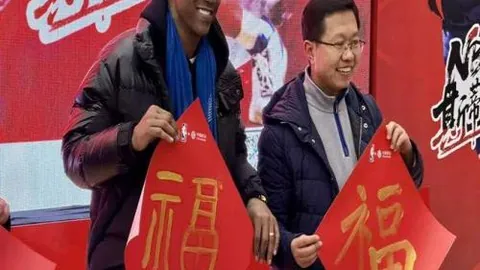 17分钟激战，措利斯妙传助攻，福布斯闪电反击定胜局，巴萨惊险逆转2-1！